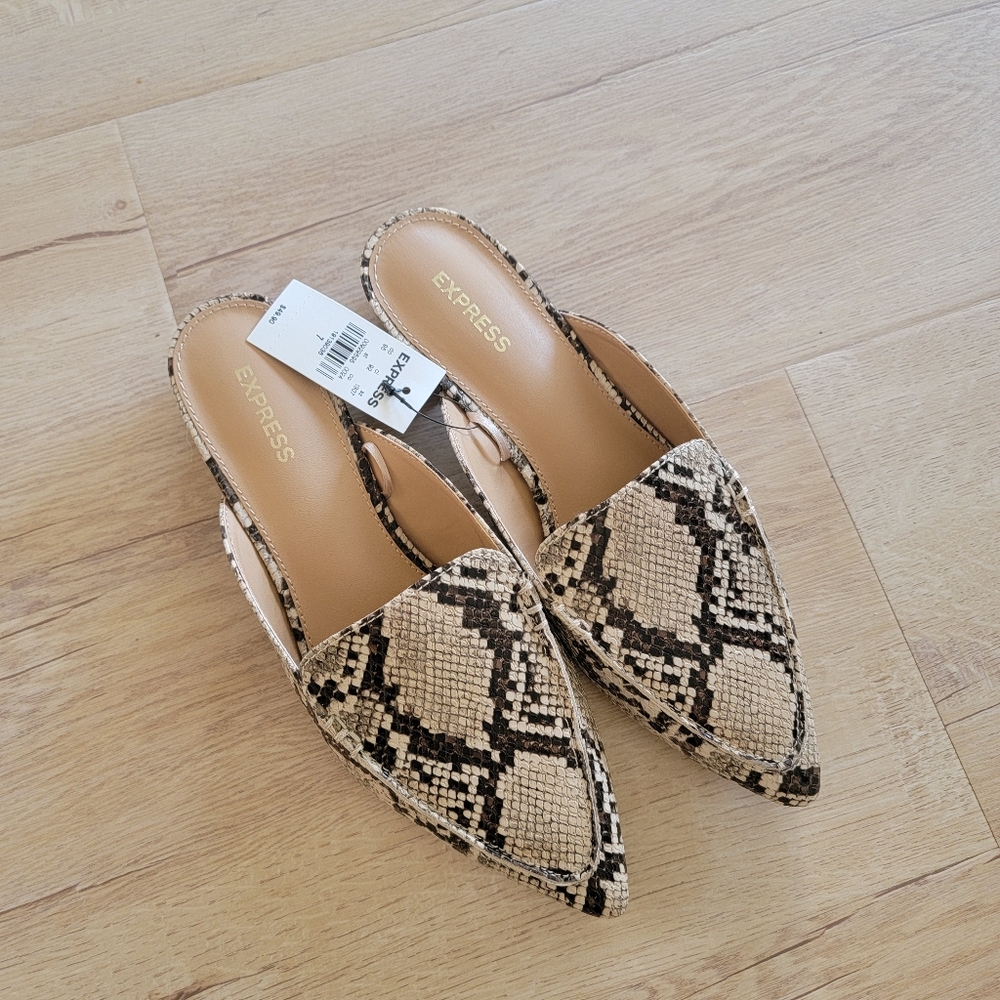 Express sandals / faux snake skin print